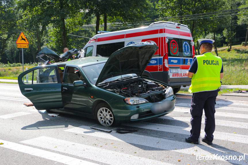 Wypadek w Baryczce, zderzenie karetki i samochodu osobowego 