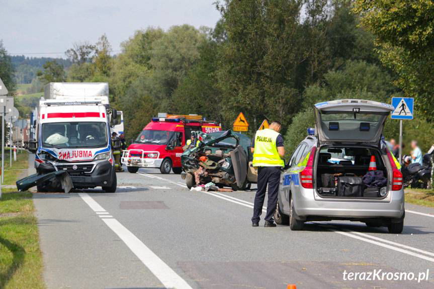 Wypadek w Baryczce, zderzenie karetki i samochodu osobowego 