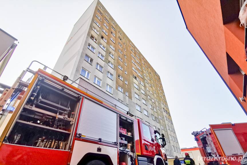 Krosno. Dym w wieżowcu. Winna potrawa