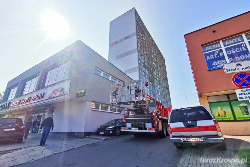 Krosno. Dym w wieżowcu. Winna potrawa