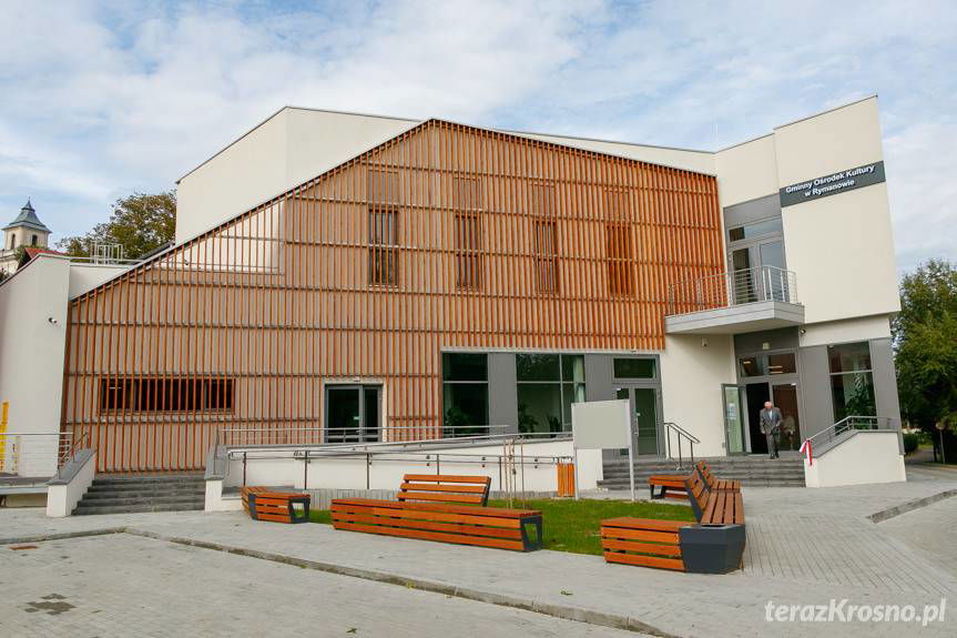 Okazały Dom Kultury i Złote Gody w Rymanowie