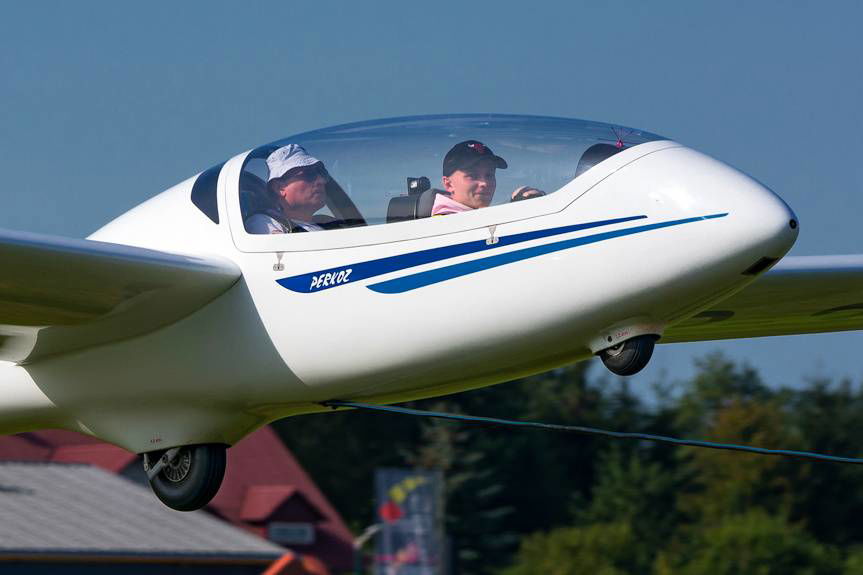 Uczniowie Mechanika rozpoczęli szkolenia lotnicze