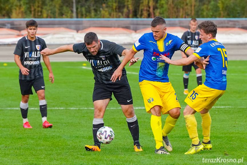 IV liga piłkarska. Derby dla Karpat Krosno
