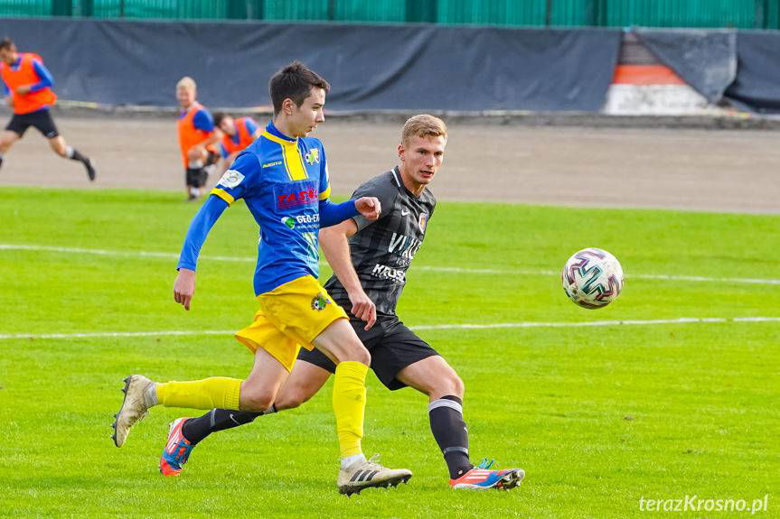 IV liga piłkarska. Derby dla Karpat Krosno