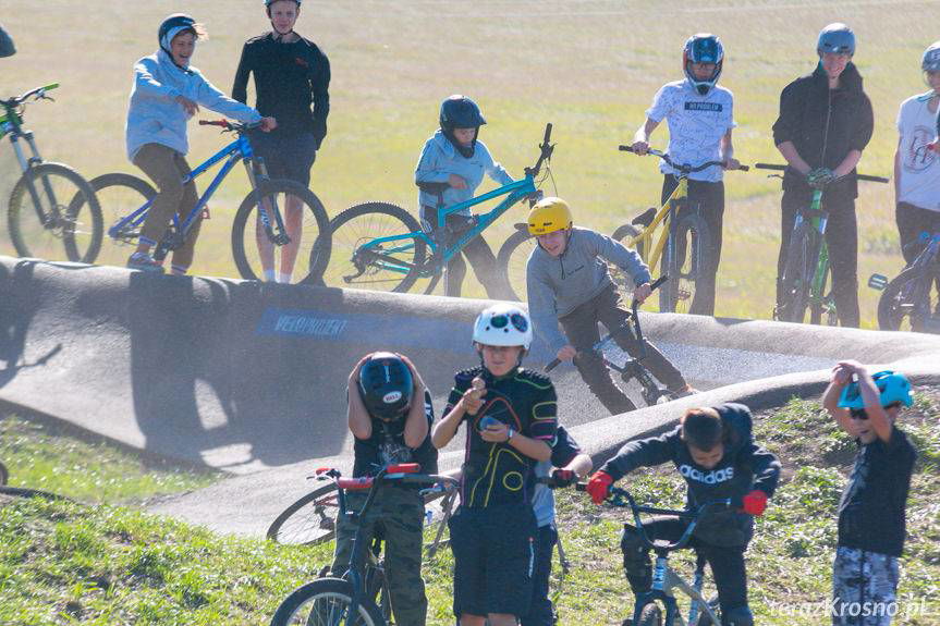 Miejsce Piastowe. Zawody rowerowe na pumptracku 