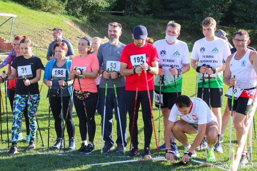 Krościenko Wyżne. Maszerowali z kijami po Księżym Lesie