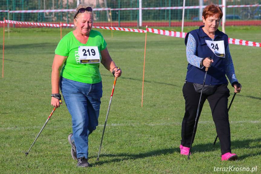 Krościenko Wyżne. Maszerowali z kijami po Księżym Lesie