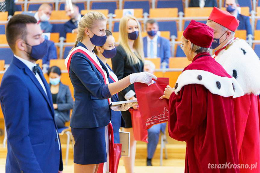 Inauguracja roku akademickiego w Karpackiej Państwowej Uczelni w Krośnie, dawnej PWSZ