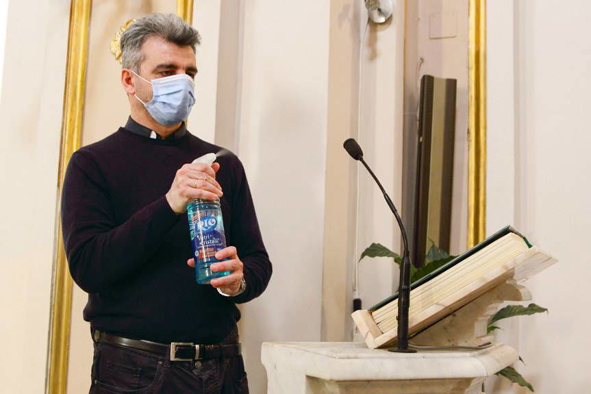 Nowy dekret Metropolity Przemyskiego. Jest dyspensa od udziału w niedzielnej mszy świętej