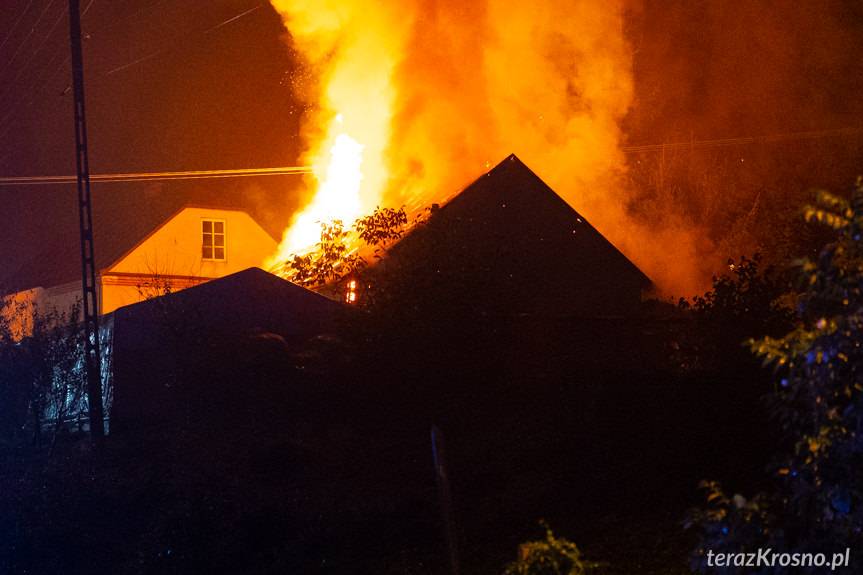 Pożar budynku gospodarczego w Długiem