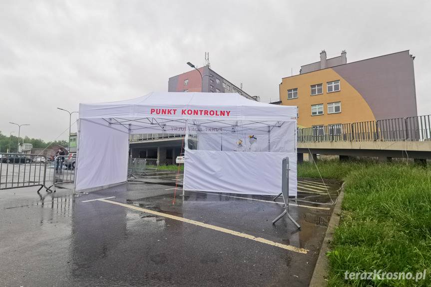 Mobilny punkt Covid-19 w Krośnie. Nowa lokalizacja i rejestracja telefoniczna