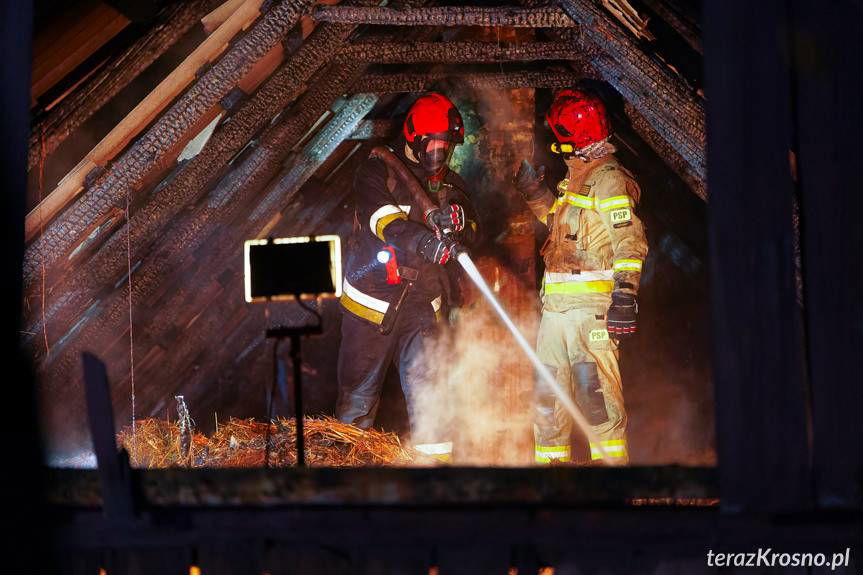 Pożar pustostanu w Poraju