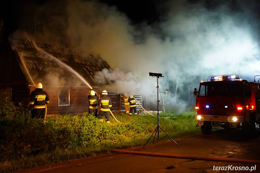 Pożar pustostanu w Poraju