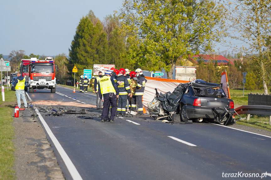Śmiertelny wypadek na granicy Pustyn i Targowisk. Zablokowana DK19 