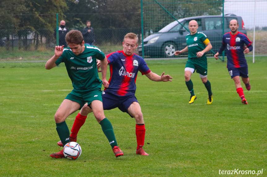 Sześć bramek i czerwona kartka w Sieniawie