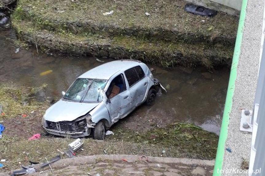 REGION. Pijany wjechał do rzeki