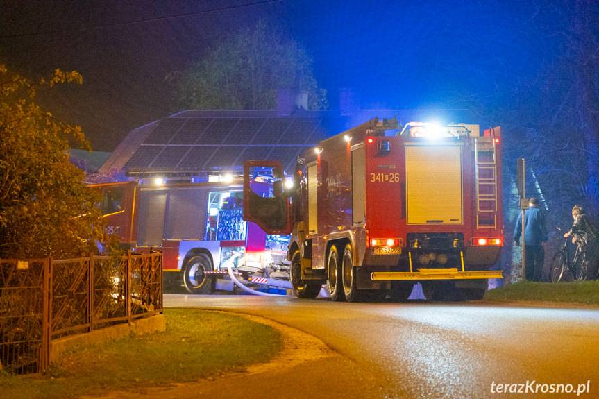Pożar w drewnianym domu w Żarnowcu