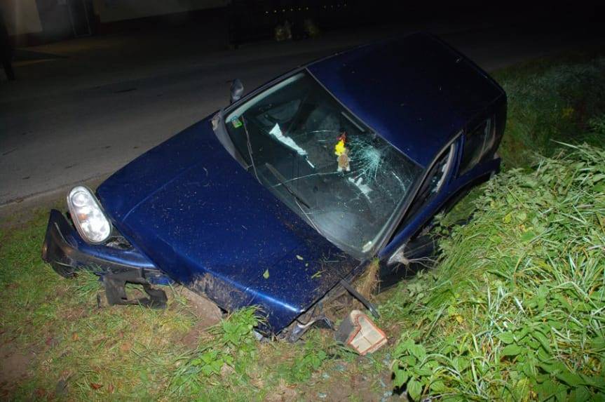 REGION. W Wesołej pijany nastolatek wjechał do rowu