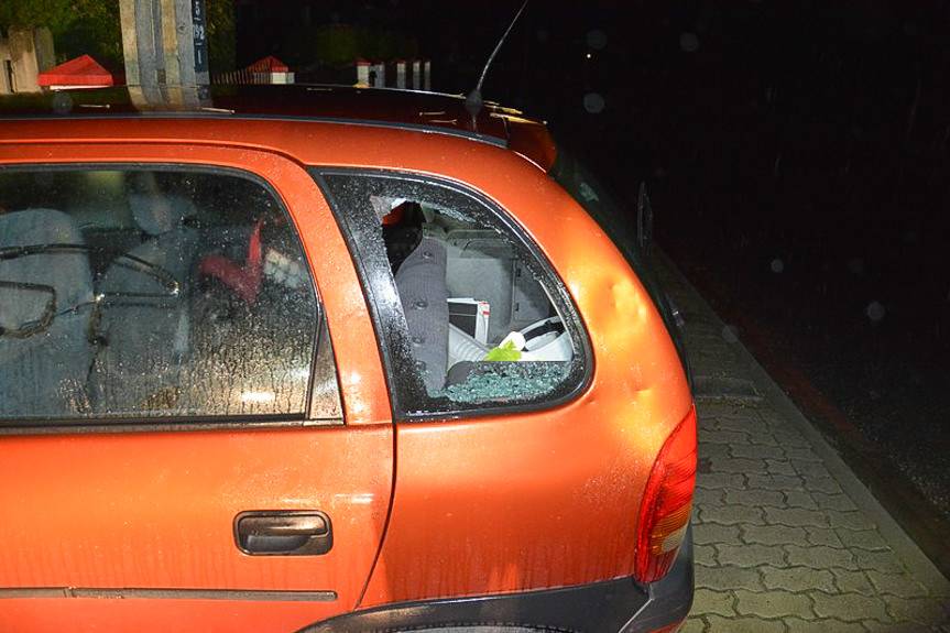 Dwóch włamywaczy w rękach policji