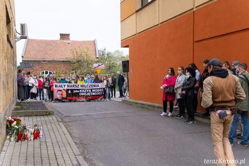 Krosno. Zmasakrowali 27-latka. Będą odpowiadać za zabójstwo