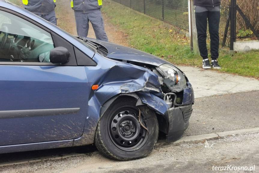 Zderzenie samochodu osobowego ze śmieciarką w Jedliczu