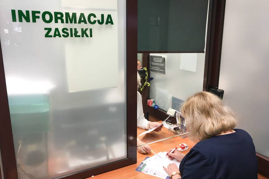 Od 9 listopada przysługuje dodatkowy zasiłek opiekuńczy