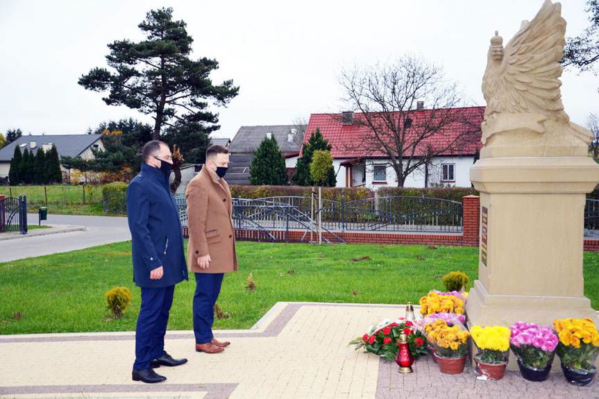 Skromne obchody Święta Niepodległości