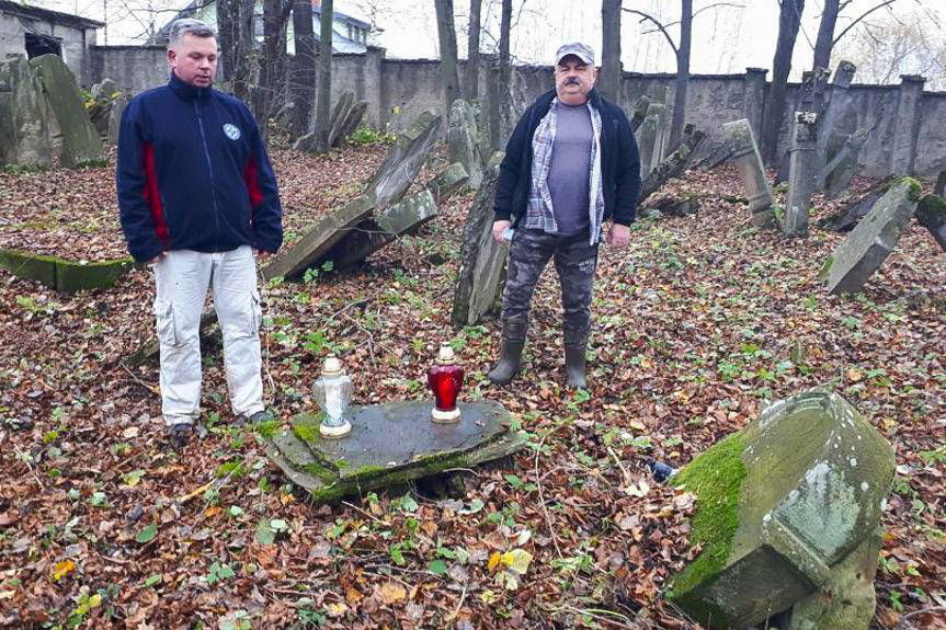 Porządkowali cmentarz żydowski w Korczynie