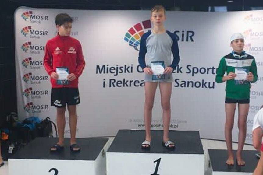 29 medali krośnieńskich pływaków