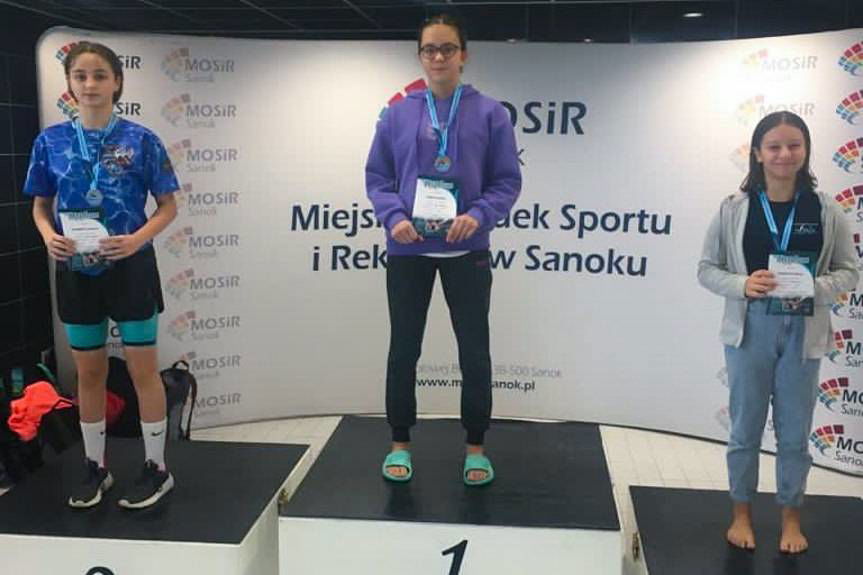 29 medali krośnieńskich pływaków