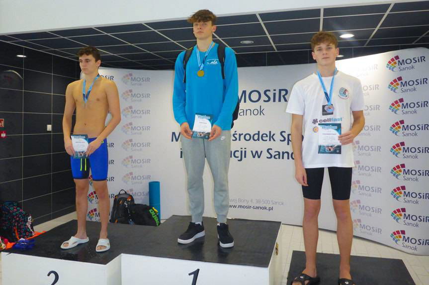 29 medali krośnieńskich pływaków