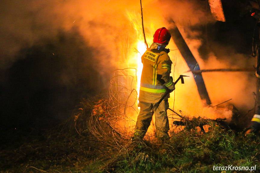 Pożar pustostanu w Iskrzyni