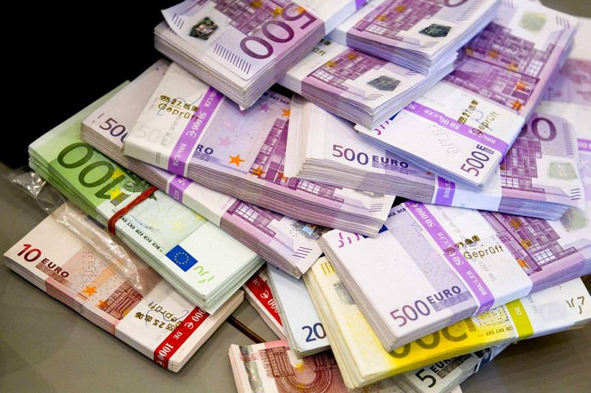 Przewozisz 10 tys. euro lub więcej przez granicę? O tym musisz wiedzieć