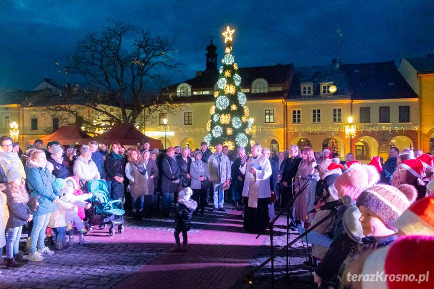 Skromniejszy wystrój świąteczny w Krośnie