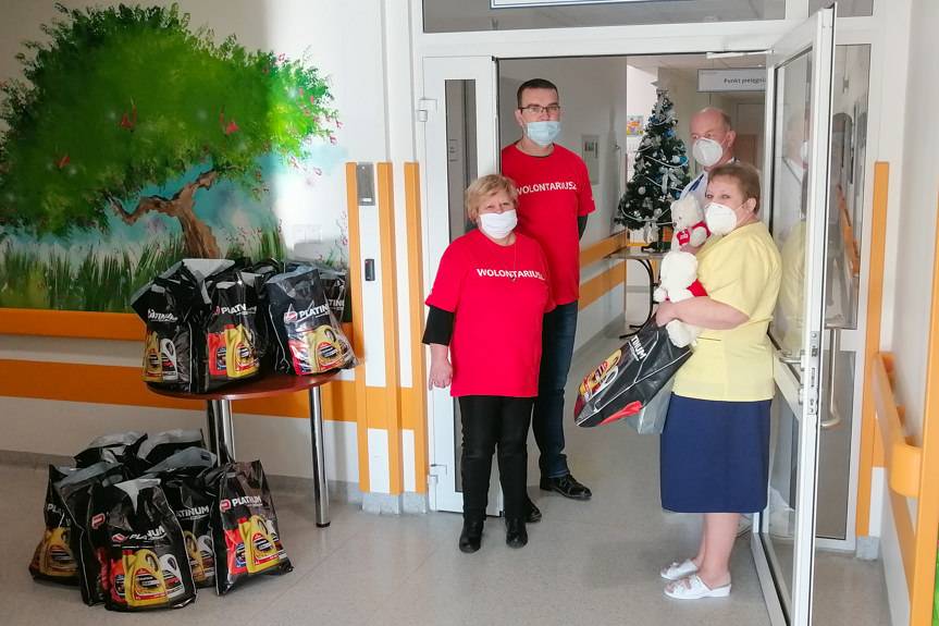 Krosno. Paczki od ORLEN OIL dla dzieci ze szpitala