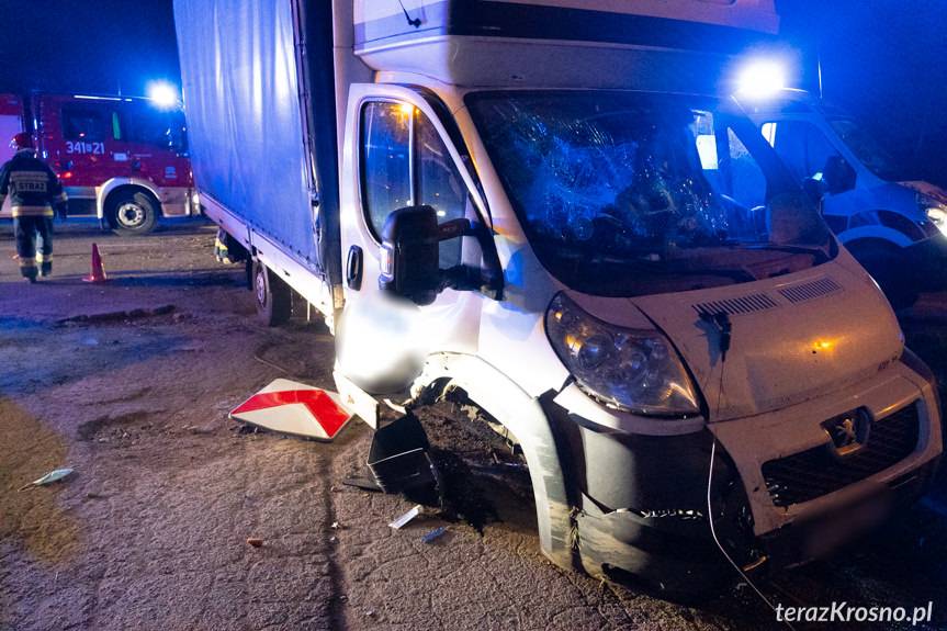 Kompletnie pijany wypadł z drogi dostawczakiem
