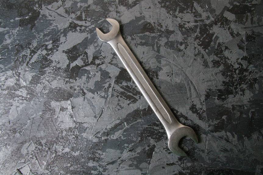 Tragiczna śmierć pod samochodem