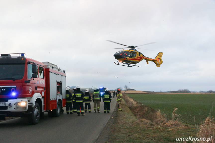 Dachowanie w Sieniawie, dwie osoby poszkodowane