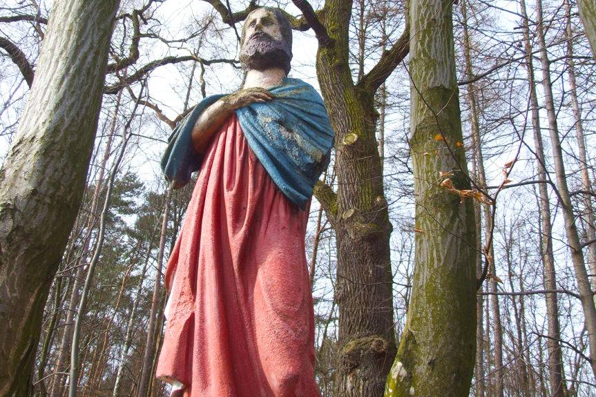 Tajemnica leśnej kapliczki z "Dębiny"