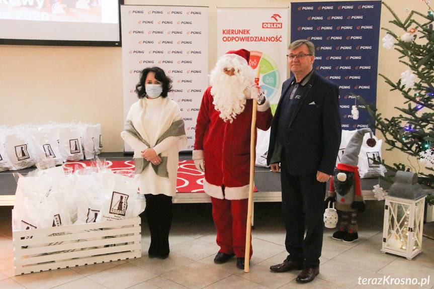 Mikołaj dla najmłodszych od muzeum w Bóbrce