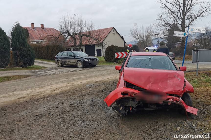 Czołowe zderzenie w Korczynie