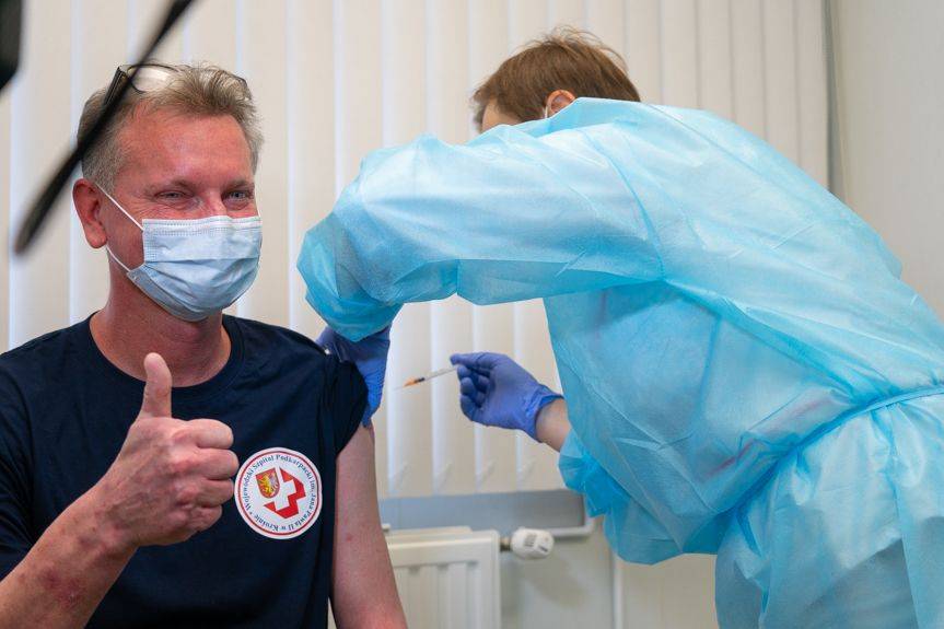 Pierwsi zaszczepieni przeciw COVID-19 w Krośnie