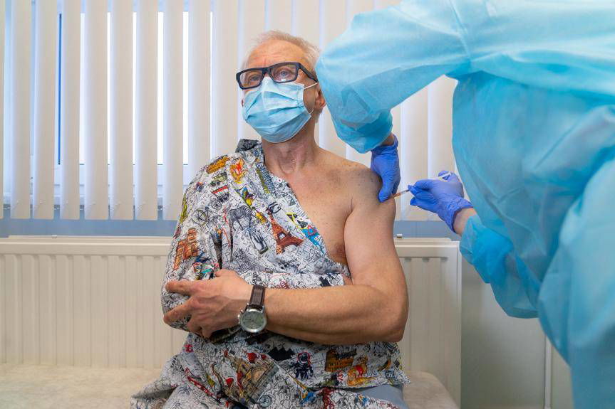 Pierwsi zaszczepieni przeciw COVID-19 w Krośnie