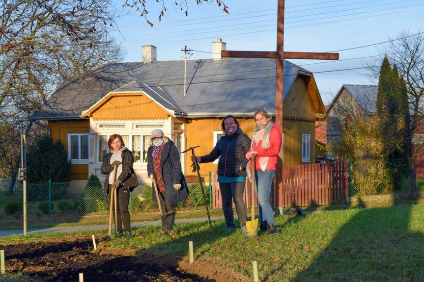 "Kwiatowy Skwer Nadziei" w Równem