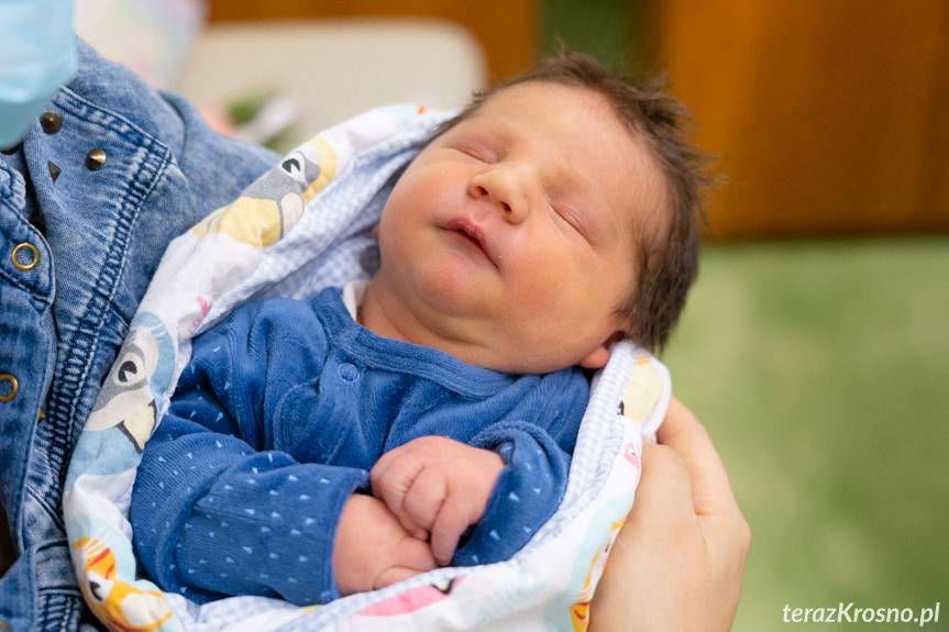 Wiktor to pierwszy mieszkaniec powiatu krośnieńskiego urodzony w 2021 roku