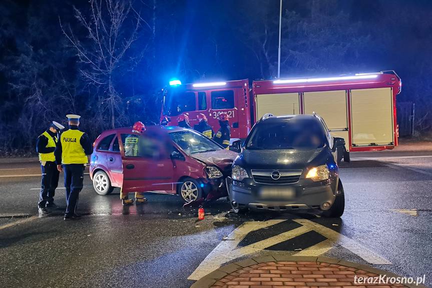 Zderzenie dwóch samochodów na ul. Niepodległości
