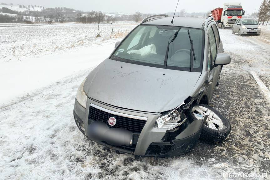 Rymanów. Czołowe zderzenie dwóch samochodów