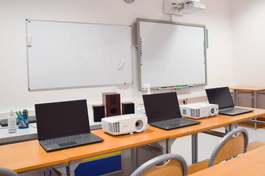 Nowoczesny sprzęt trafił do krośnieńskich szkół