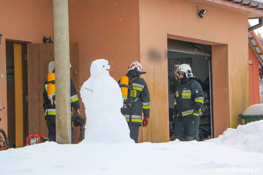 Pożar napędu bramy garażowej