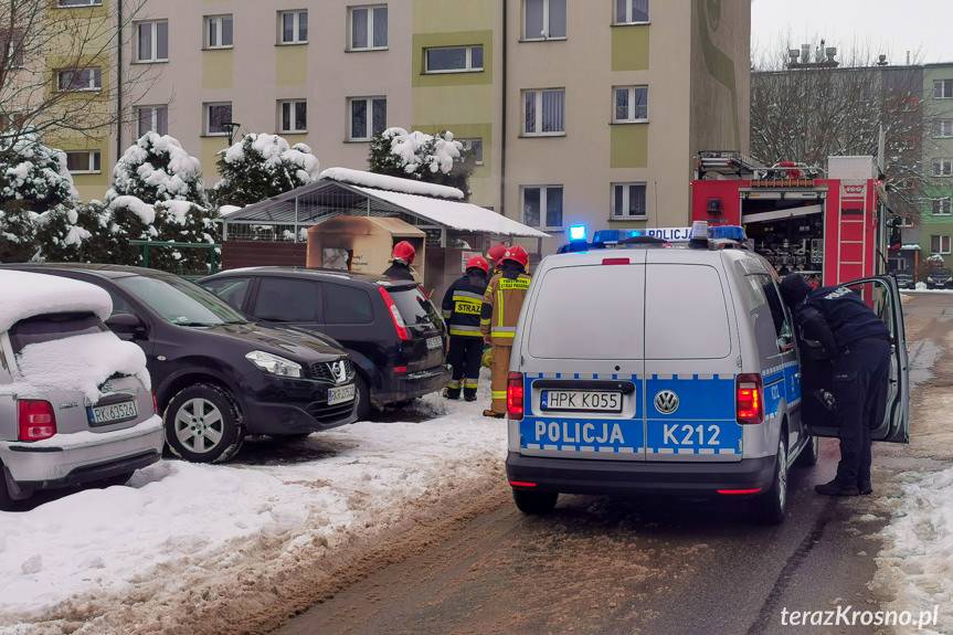Pożar kontenera z odzieżą używaną